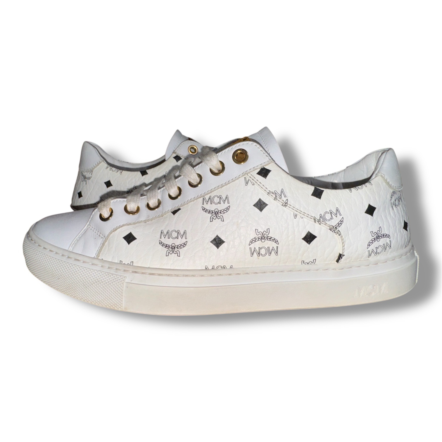 Size 39 MCM Sneakers White Visetos Low Top (Women's US 9, Men's US 7) - Image 3