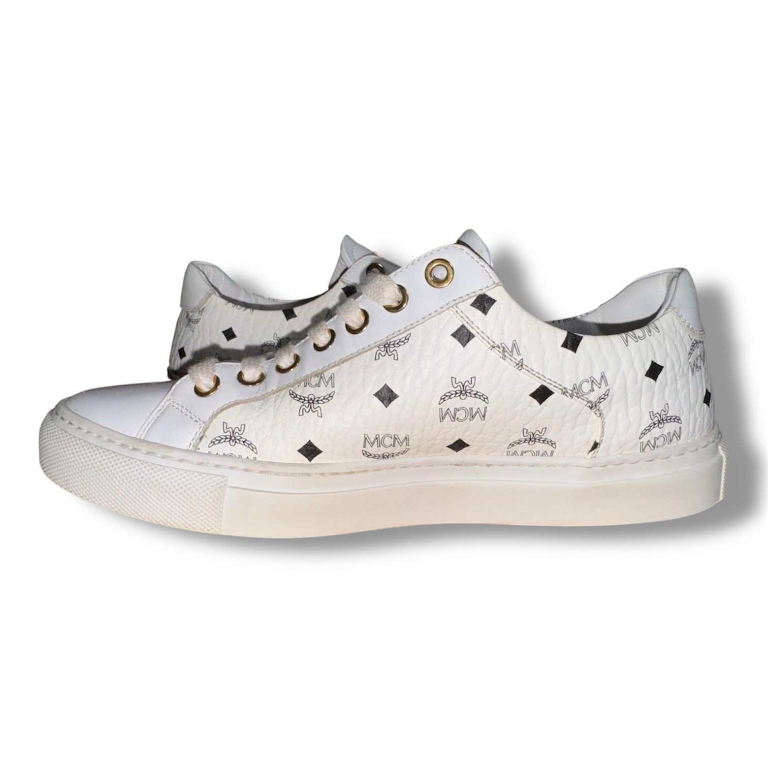 Size 39 MCM Sneakers White Visetos Low Top (Women's US 9, Men's US 7) - Image 5